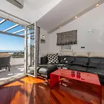 Luka Toni Apartman Krvavica