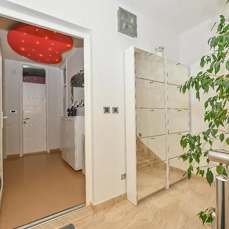 Apartment Luka Toni *