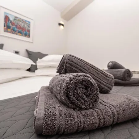 Luka Toni Apartman Krvavica